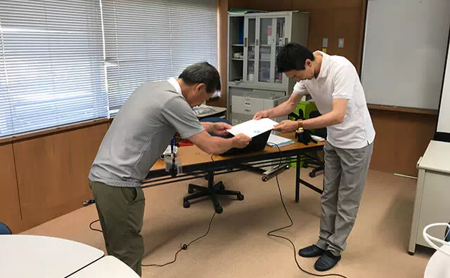 ドローンスクール 修了証交付