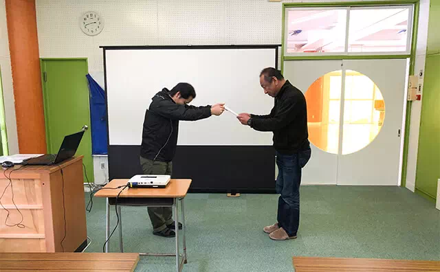 ドローンスクール 修了証授与